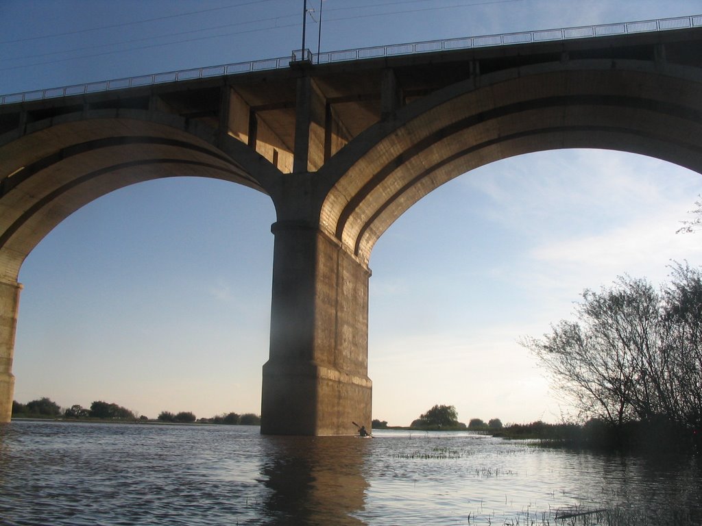 Bridge over the Gariep dam 2006
