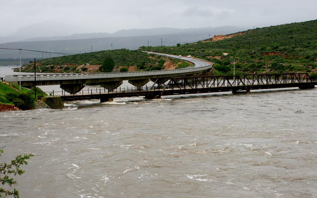 Olifants river flowing at capacity: 7Jul2008